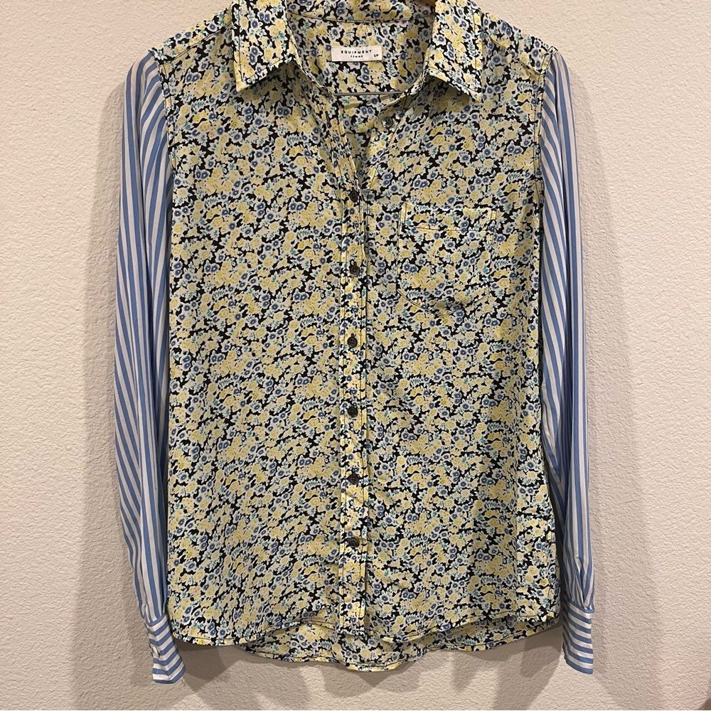 Equipment Femme size small mixed print floral and blue and white stripe silk top